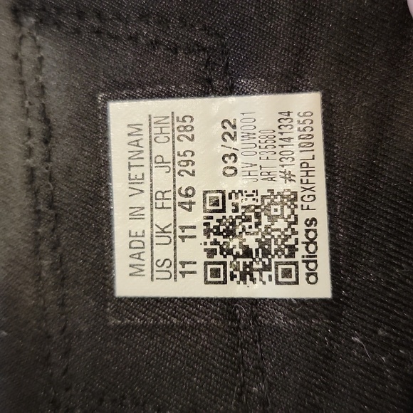 Adidas unisex slides. Black & White size 11 - Picture 3 of 4